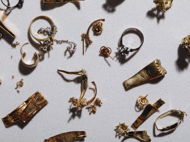 Read more about the article The Price of Gold: Why Calm Markets Often Signal Deep Value