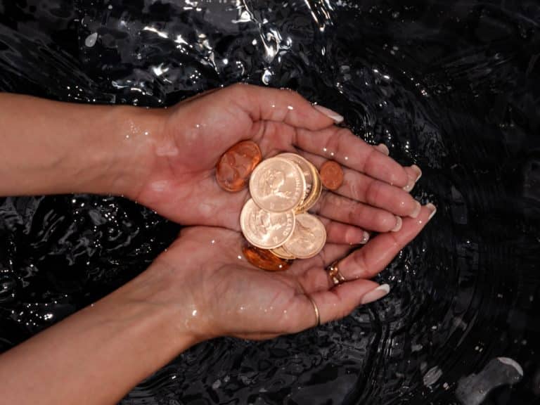 Read more about the article Why Smart Investors Choose Quiet Assets for Long-Term Investment
