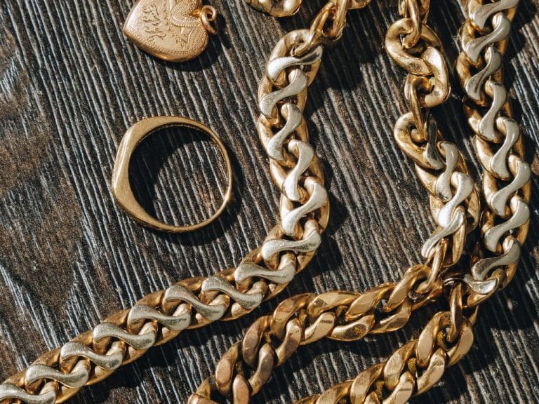 Read more about the article Hidden Trinkets: How to Know the True Value of Your Gold Jewellery